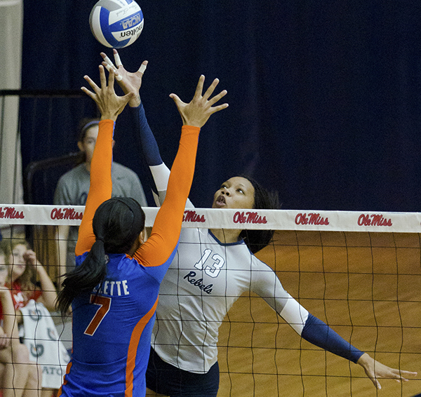 Volleyball drops two matches to remain winless in SEC