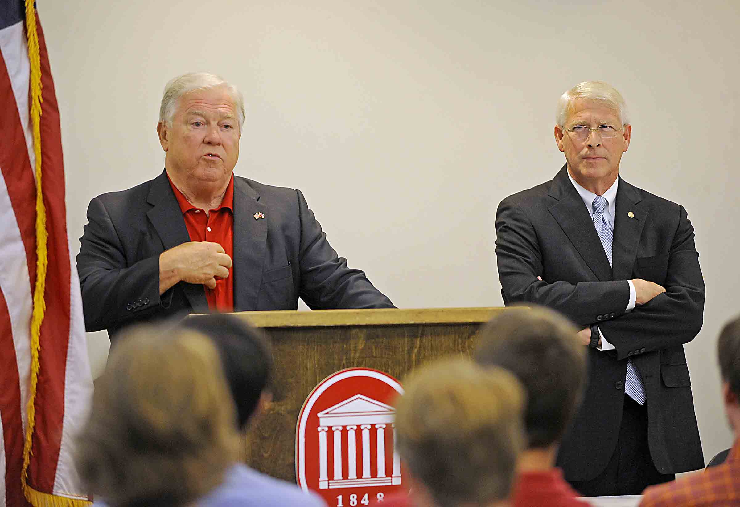 Mississippi Sen. Wicker and former Gov. Barbour speak to Ole Miss College Republicans