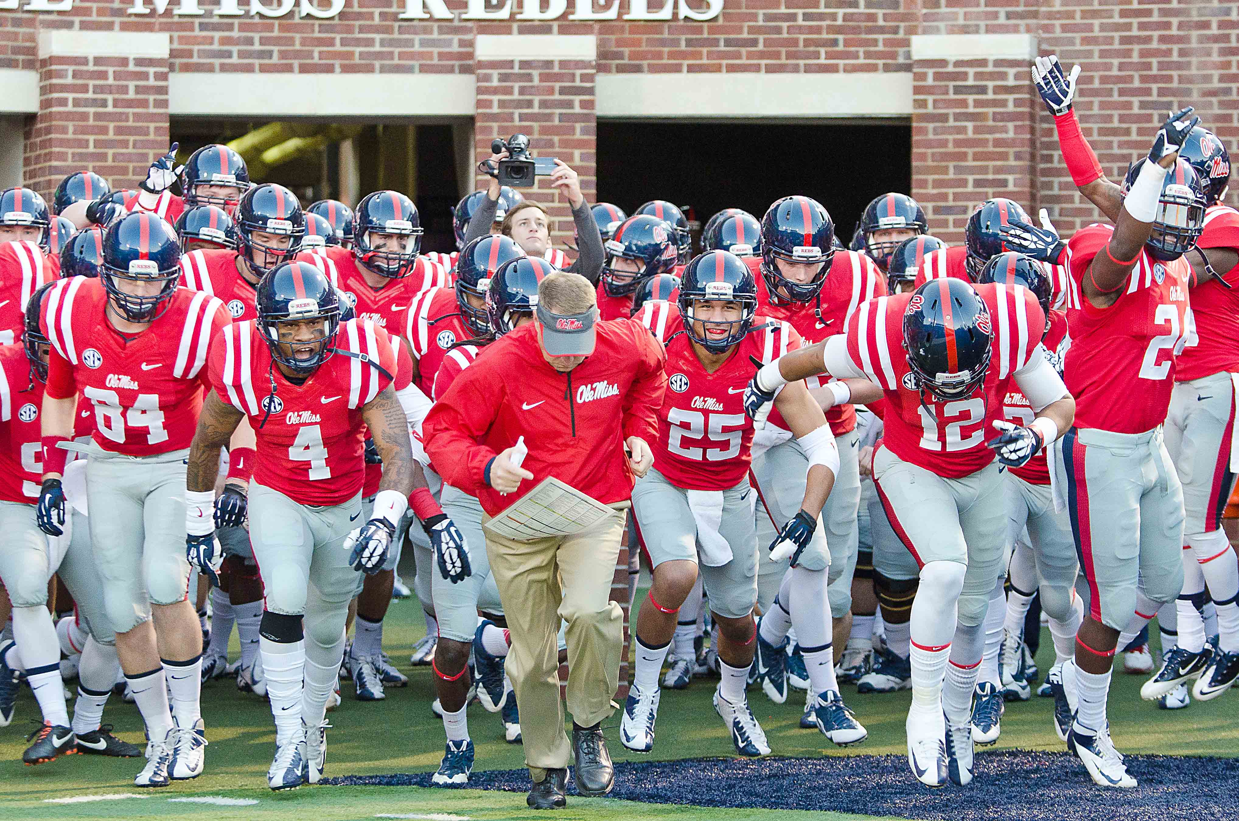 Ole Miss hosts Idaho for homecoming Saturday