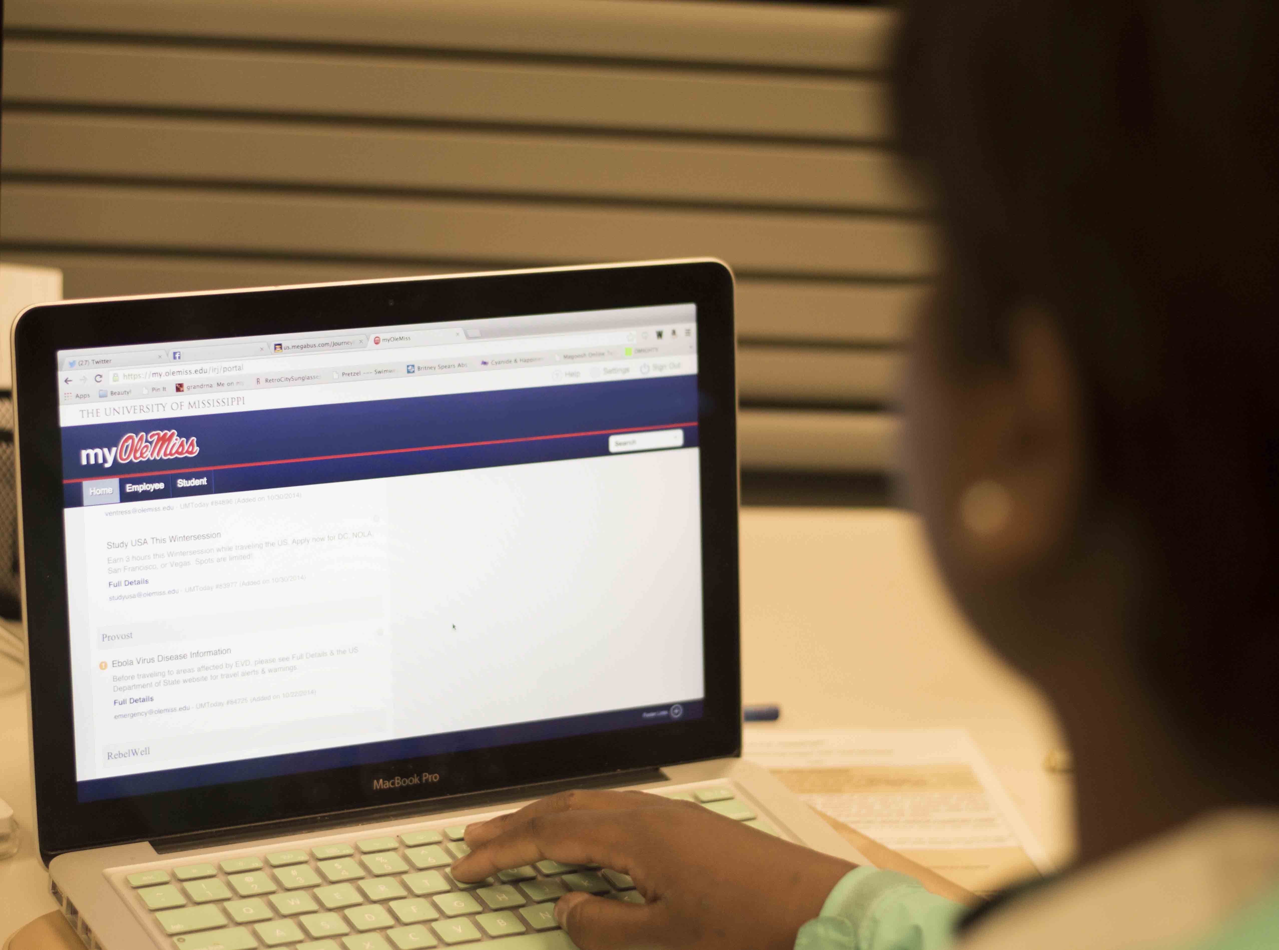 Universities should have better advising system