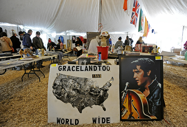Speedy auction causes uproar among bidders at Graceland Too