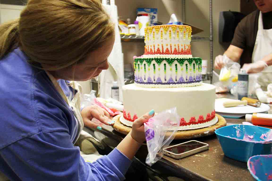 Sweet treats for recruits: Bakery creates custom cakes for recruits