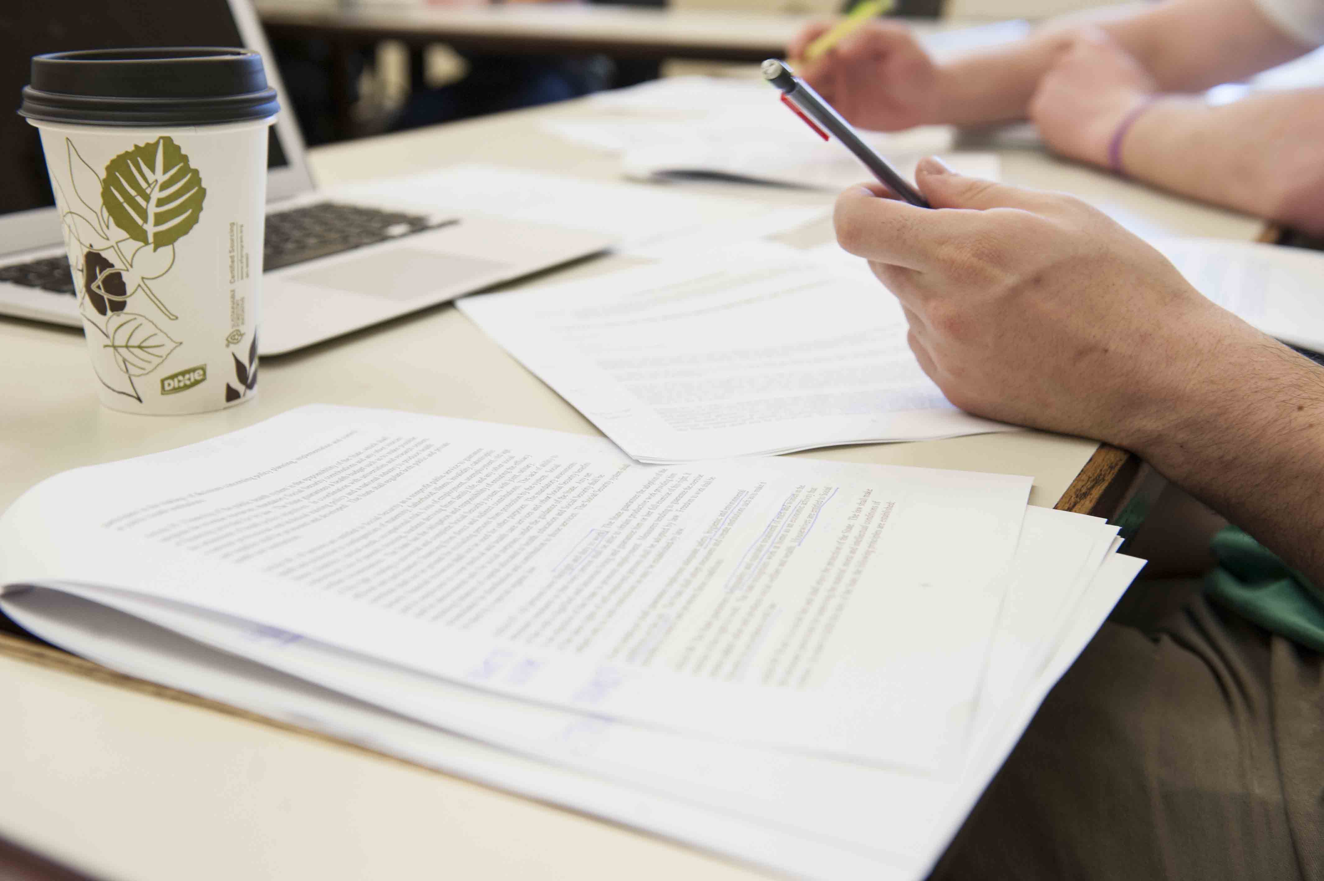 UM students debate pros, cons of ‘paperless’ classrooms