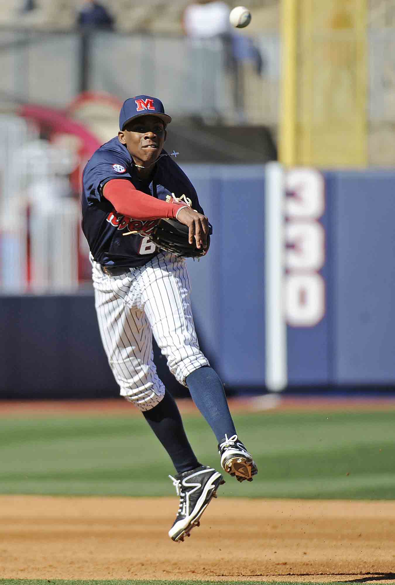 Baseball wins opening series against William & Mary