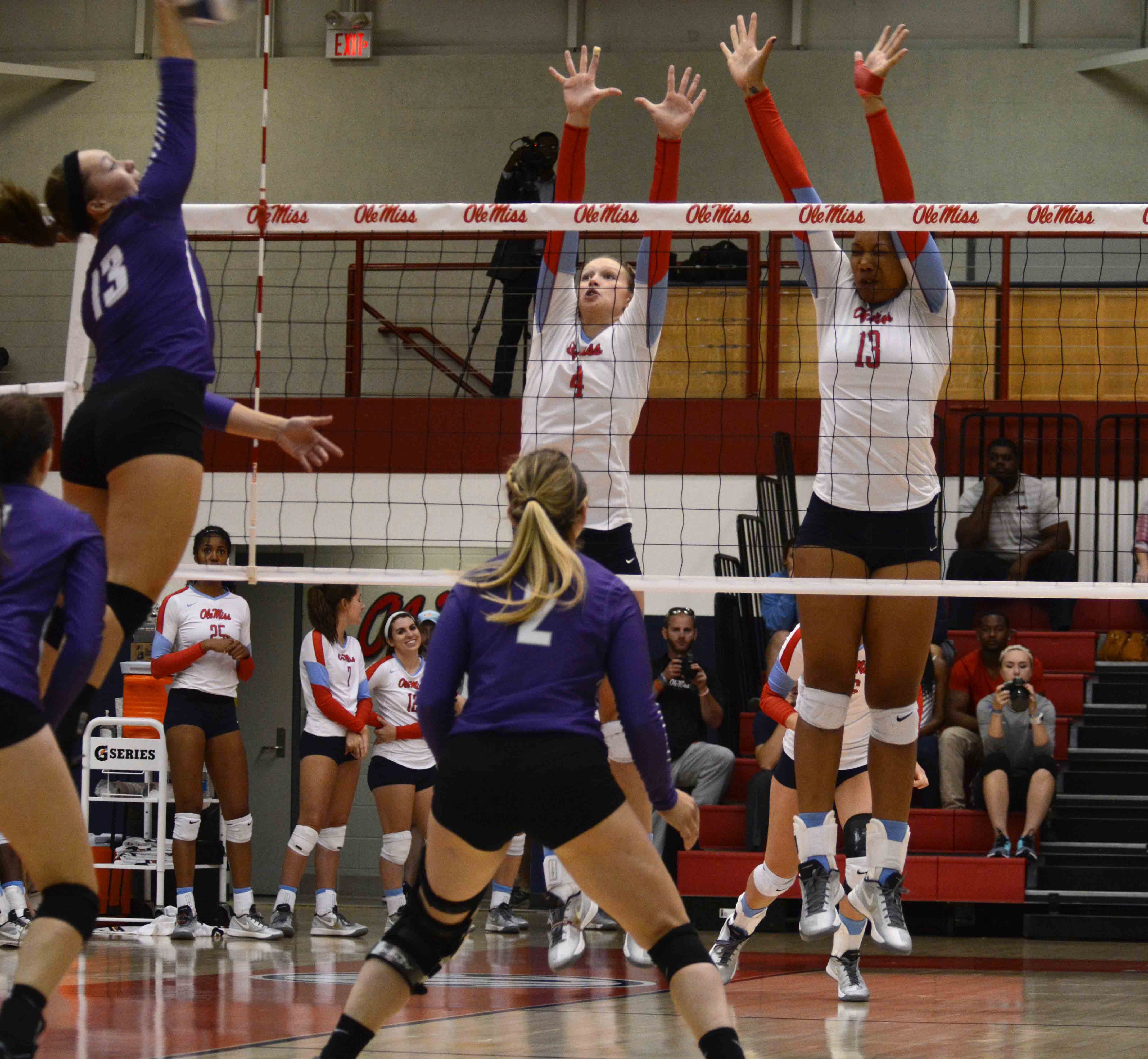 Ty Laporte leads team with confidence on court