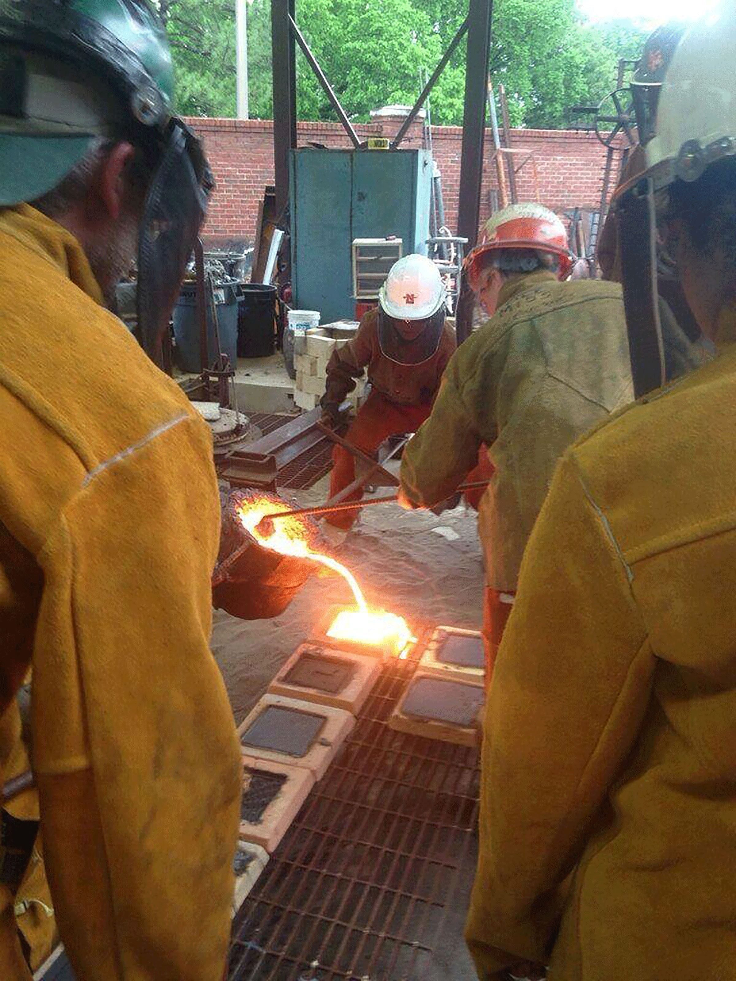 Art department hosts iron pour