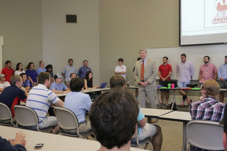 College Republicans hear from judicial candidates College Republicans hear from judicial candidates