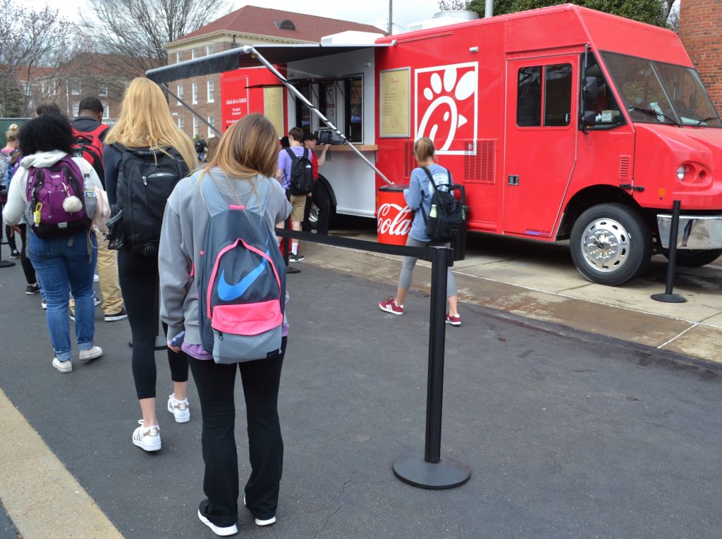 High prices keep food trucks from selling on campus - The Daily