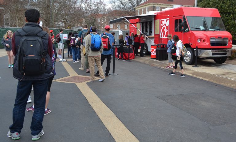 High prices keep food trucks from selling on campus