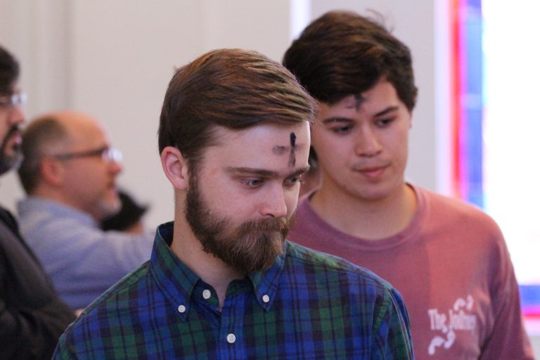 Students, faculty mark Ash Wednesday
