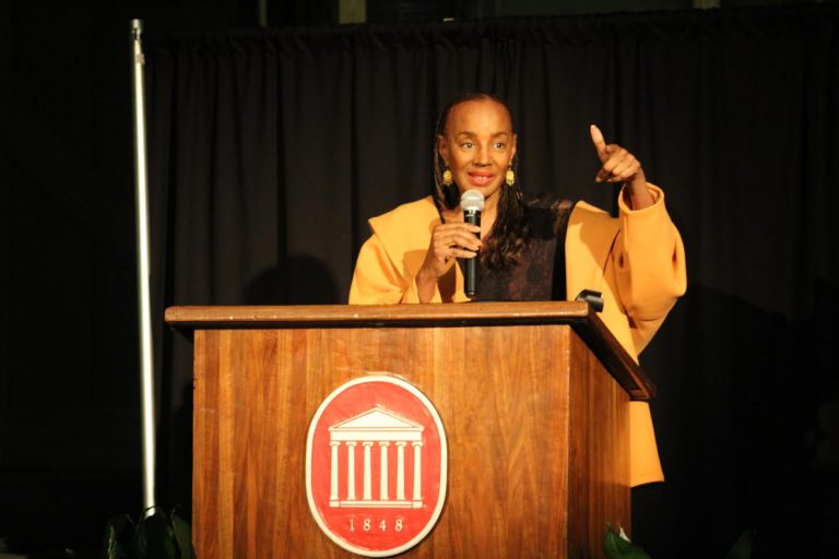 Third annual Women’s Empowerment Awards hosts former Essence magazine editor, recognizes women on campus