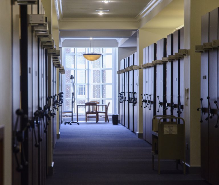 J.D. Williams Library shifts weekend operating hours
