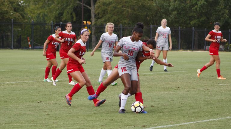 Soccer keeps clean sheet through two weekend victories