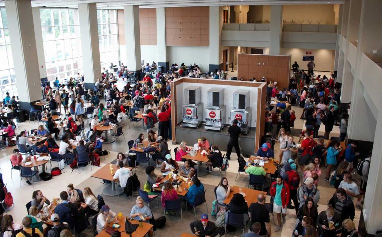 Students say Union lines worth wait for more dining options
