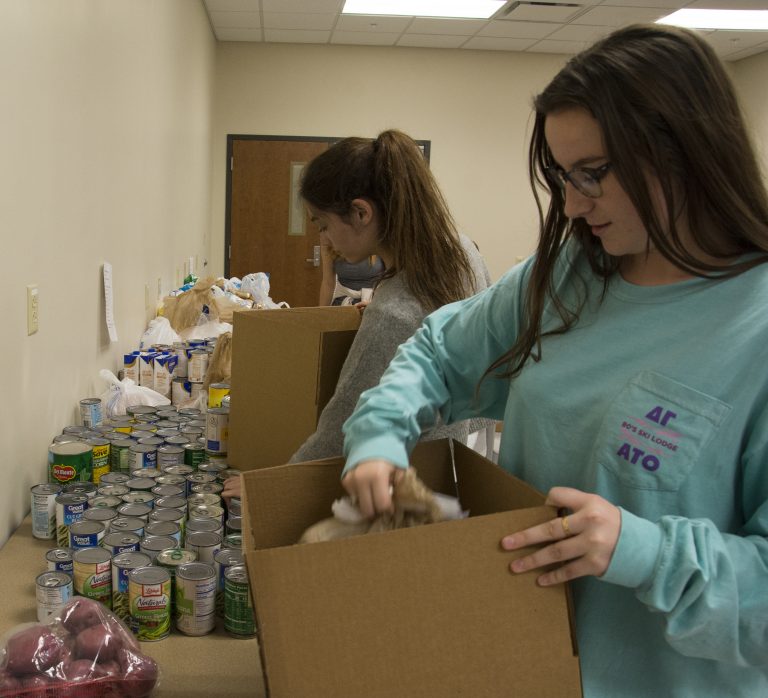 ASB Adopt-A-Basket provides Thanksgiving holiday for those in need ASB Adopt-A-Basket provides Thanksgiving holiday for those in need