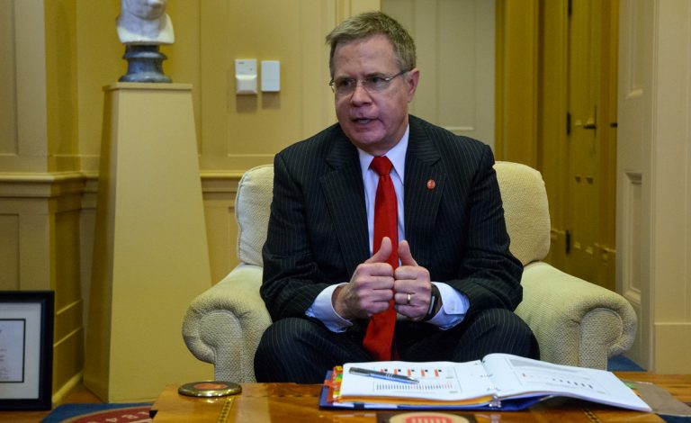 Twitter reacts to announcement of Chancellor Jeffrey Vitter’s resignation