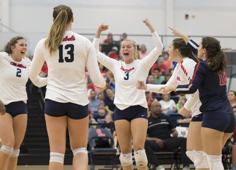 Volleyball hoping to improve performance this weekend