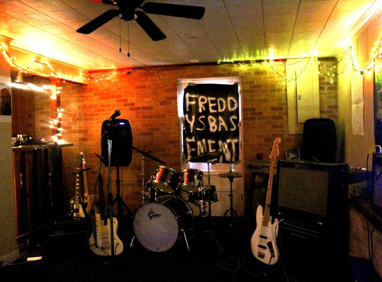 Texas indie band, local musicians to play house show Saturday night