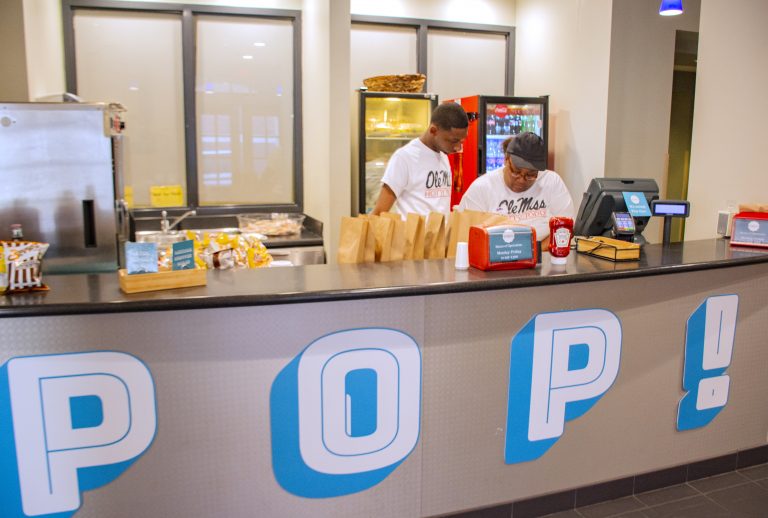 Pop-up restaurant replaces Dodo Pizza in Weir Hall