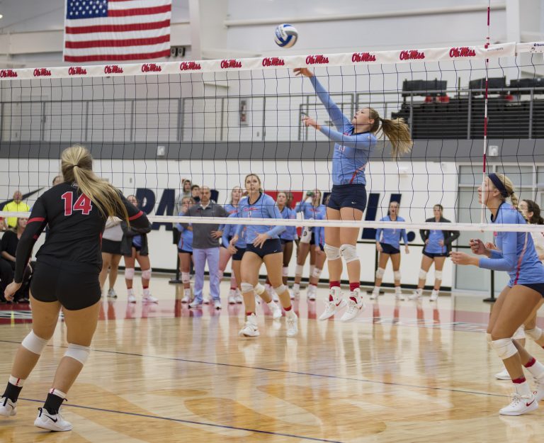 Volleyball drops two consecutive conference matches at home