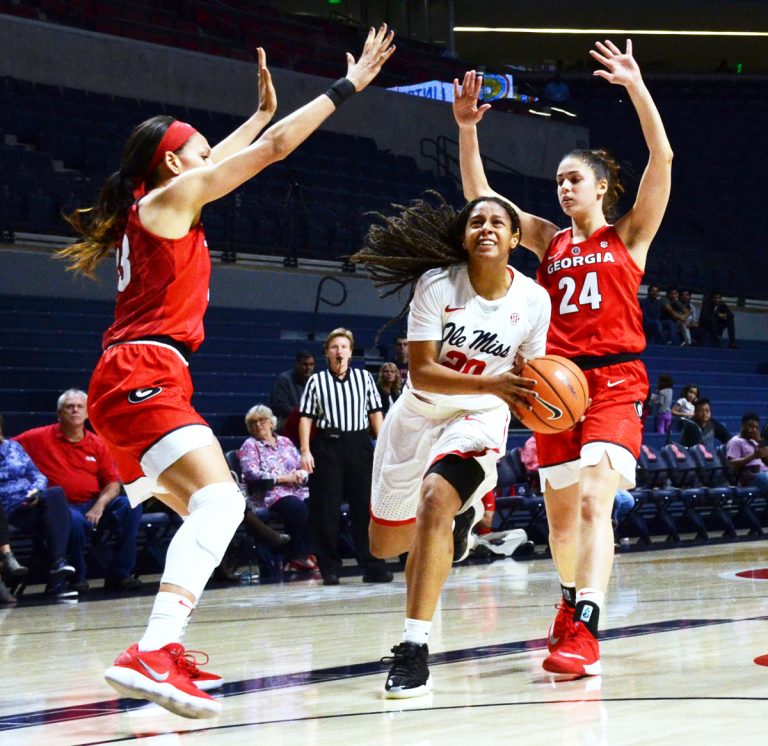 Women’s basketball hopes to create early season momentum