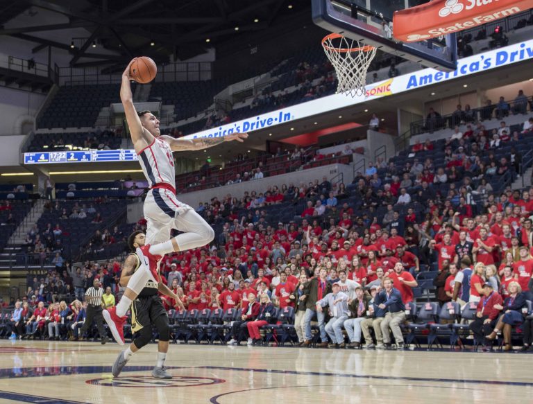 Olejniczak to transfer from Ole Miss