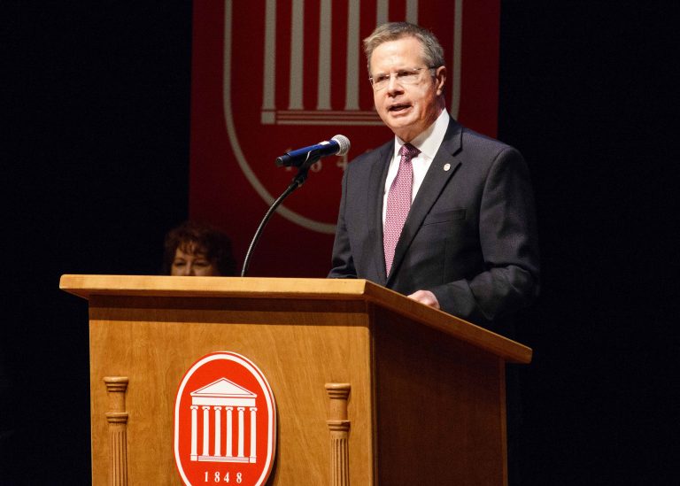 Three and out: Vitter steps down after years of wrestling with Ole Miss’ image