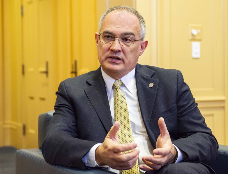 Chancellor says university bungled investigation into racist photo