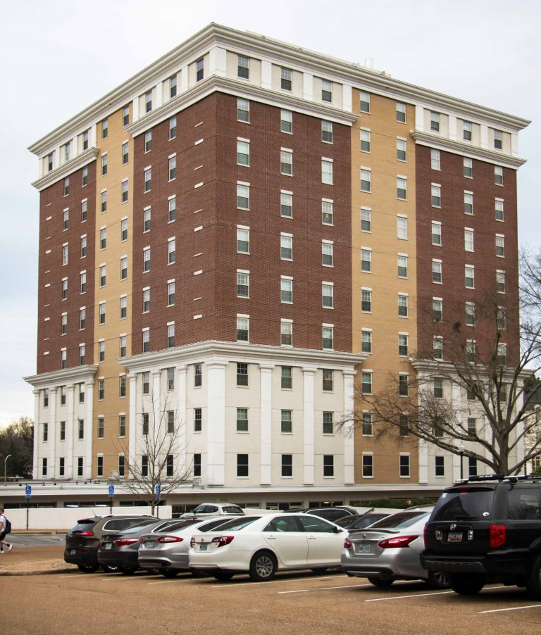 Students criticize campus housing for involving UPD in minor offenses