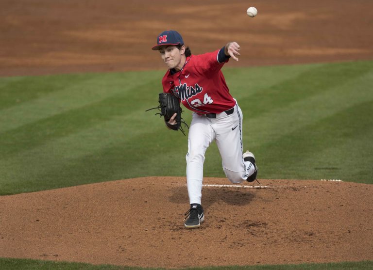 Bases loaded: Offense steps up to down Razorbacks