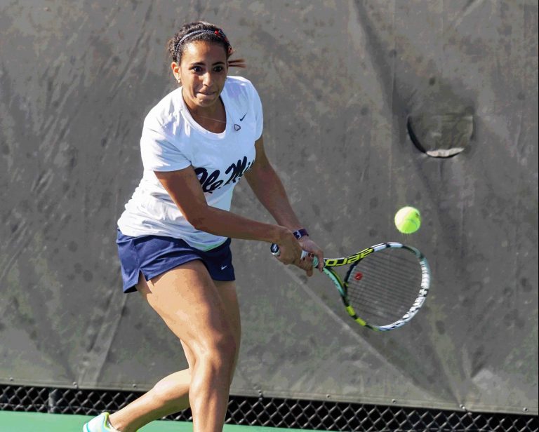 Tennis teams enter final weekend of regular season